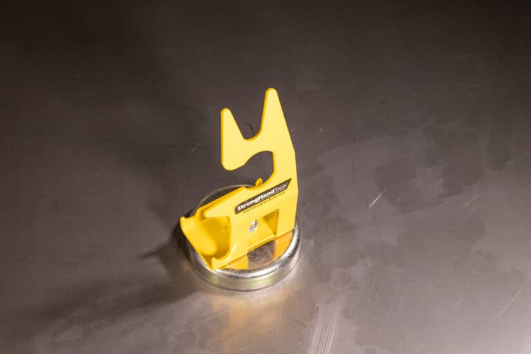 Image of TIG-polttimen teline magneetilla