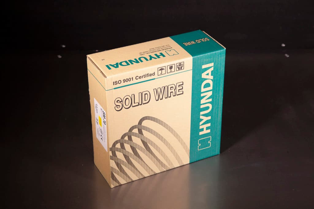 Elektrolyyttisesti kuparipinnoitettu seostamaton yleislanka (umpilanka) MAG-hitsaukseen.